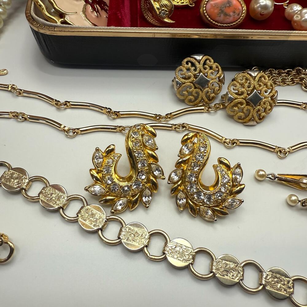 Vintage Avon Sarah Coventry Jewelry Wearable Lot Earring Necklace Brooch - Picture 9 of 13